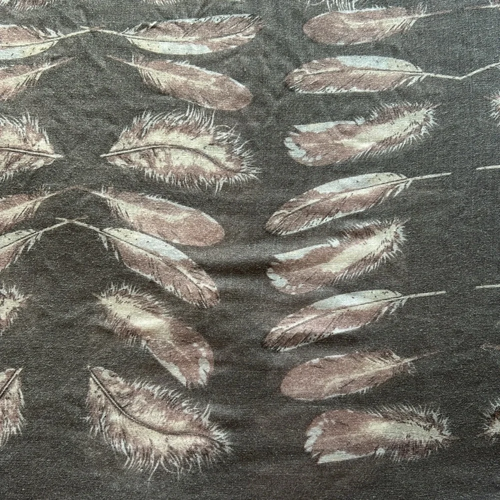 Simply Vera | Womens Oversized Feather Print Shawl/Scarf w/ Fringe - Size OS - Picture 5 of 11